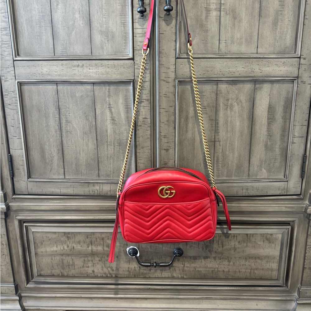 Gucci Marmont Medium size purse